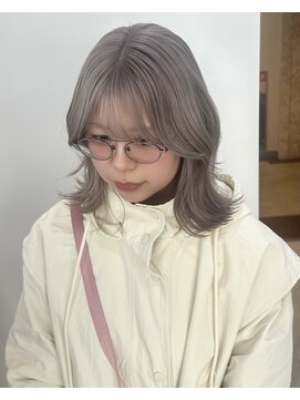 レアル 心斎橋 大阪(REAL) ホワイトグレージュ