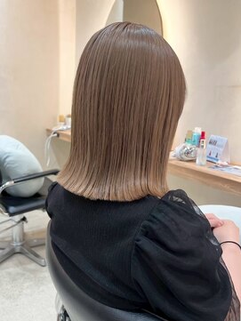 ヒビヲ(HIBIO) 切りっぱなしボブタッセルボブダブルカラーブリーチベージュ