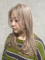 ソルア 上本町(solua)&nbsp;ホワイトベージュ / レイヤーカット /ブリーチ /20代/30代