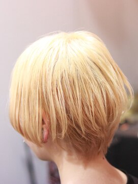 キミ(kimi) 【kimi自由が丘】ケアブリーチ × ブロンドカラー