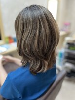 モモ(MOMO)&nbsp;白髪ぼかしハイライト＆イルミナカラー