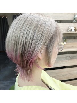 時わすれの森 ウルフスタイルと暖色ホワイトベージュにピンクのアクセント