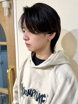 クレビアテン(CreBiA ten_) 刈り上げない　センターパート　ニュアンススタイル