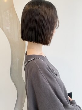 コンフィー(comfy) 【mimura】ストレートボブ　黒髪ボブ　ぱつっとボブ　草加