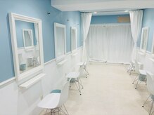 ホワイト 東京新宿店(White)の雰囲気（名古屋１のヘアセットサロンが東京新宿に！白基調のサロンです♪）