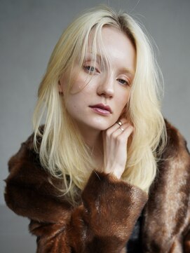 アルバム 新宿(ALBUM SHINJUKU) 顔周りレイヤーおくれ毛韓国ヘアロング_F20551