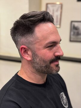 スカイマスターバーバー 渋谷(SKY MASTER BARBER) アップバングフェードスタイル<理容室>[床屋/シェービング/渋谷]