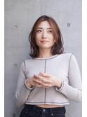 くびれミディアムレイヤー外ハネ艶ブラウン小顔ボブ
