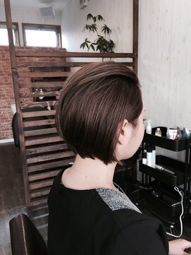 プロキシムヘアワークス(proxim hair works) 前下がりショートボブ