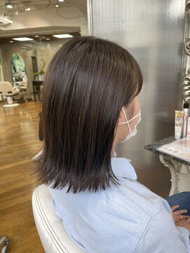 オブヘアージユウガオカ(Of HAIR Jiyugaoka) 【アイロンいらず】外ハネミディアムver