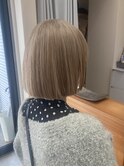 ホワイトベージュカラー