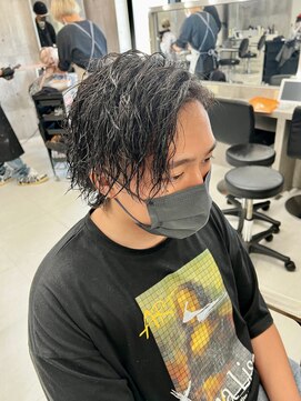 ジーニー 本厚木(Genie) メンズ/ツイストスパイラルパーマ/波巻きパーマ[本厚木駅]