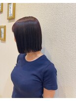 マノ ア ファト(mano a fato by design hair)&nbsp;切りっぱボブ＆ダークピンク