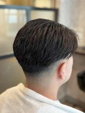 キタセンジュバーバー バイ ティーズ(KITASENJU BARBER by T's) ツーブロックx skinfade