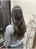 オリーブベージュ