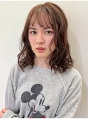 ベージュカラー シースルーバング ミディアム コテ巻き