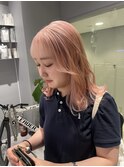 ピンクベージュ