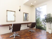 ヘアーリアン(hair Lien)の雰囲気（明るく温かみのある落ち着く空間で、ゆっくりとリラックス♪）