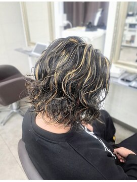 ノミネーション(Nomination) メンズミディアムパーマ×メッシュ(ハイライト)