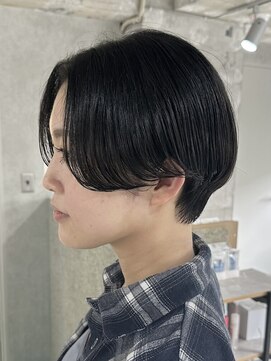 ルイ(ROUIS produced by LUCK 津田沼) ハンサムショート/ダークグレー/暗髪/ショートスタイル