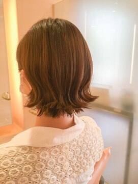 モリオ フロム ロンドン 鶴瀬店 【morio鶴瀬】20代30代40代大人カワイイ外ハネショート