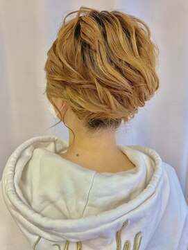 ミテ(MiTe) アレンジヘアセット　夜会巻き　パーティーヘア　お呼ばれヘア