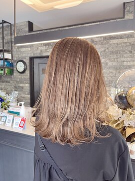 ディア(Dia) 明るめブラウンカラー