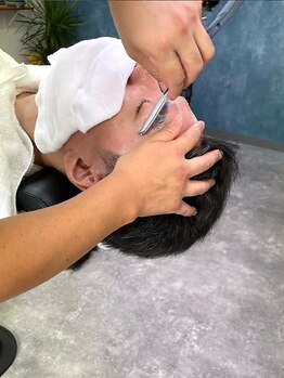 湊理容所の写真/“自分では上手くいかない”もお任せ下さい！あなたの印象を決める眉デザインで印象はグッと変わる。