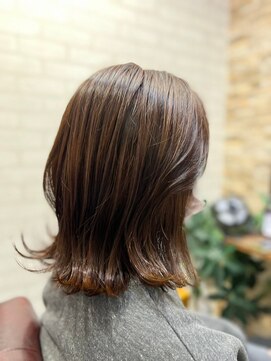 ハサミバイアトリエナガノ 千葉(8sami by atelier nagano) ショートボブ/センターパート/ツヤ髪/グラデーション/イヤリング