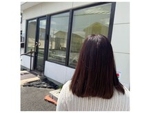 ポリッシュ(Polish)の雰囲気（外観白い建物　駐車場お店の前３台）