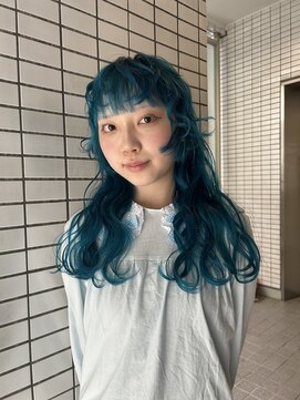 イエナ 渋谷(IENA) ターコイズブルーブリーチ姫カット