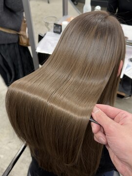 トゥエル バイ ディプティモイラ(tuelu by dipty MOILA) 艶髪ミルクティーベージュ