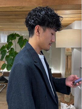 ラロ(raro) シャドウパーマ前下がり