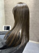 シアー(SHEER.) 透明感オリーブグレージュ×艶髪ストレート