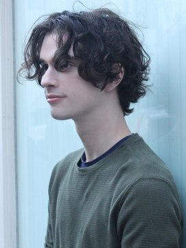 ジジバイワースホワイル(jiji by WORTH WHILE) 外国人クセ毛風ツイストスパイラルパーマ