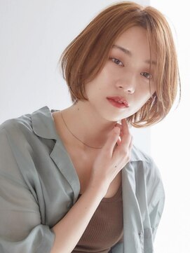 フォンズ(FONS) 顎ラインマッシュボブ フォギーベージュで柔らかな印象に