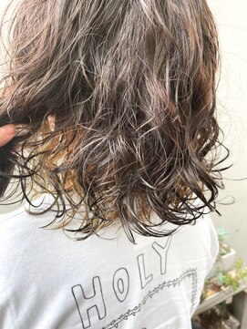 アチーブ ヘア デザイン(achieve hair design) 毛先無造作スパイラルパーマミディ ベージュインナーカラー