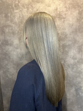 ウィート(wheat) ホワイトグレージュ/切りっぱなしロング/リペアブリーチ