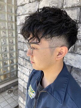 ブリッツバイレボ 船橋(BLITZ by REVO) ウルフ/アッシュブラック/カルマパーマ/ベリーショート[船橋駅]