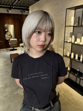 クラン バイ ナチュラル(clan by Natural) ショートウルフカット/ハイトーンウルフ/ホワイトカラー/宇都宮