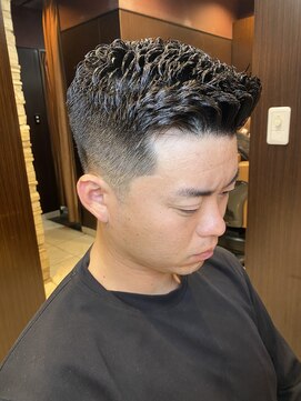 ヘアーモードキクチ 神田日銀通り店 フェードパーマ　アイロンパーマ