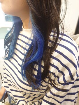 ネオリーブルノン 日吉(Neolive Runon) インナーカラーブリーチカラー高彩度コバルトブルー日吉