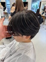 バース 梅田中崎町店(BIRTH)&nbsp;黒髪センターパートツーブロックホワイトブロンドハイライト