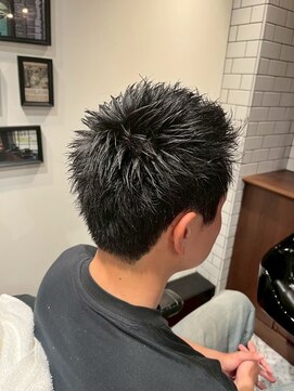 キングスマントーキョー 三鷹店(KINGSMAN TOKYO) スパイキーショート