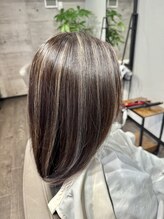 サロンドユニック(salon de UNIC) 顔周りレイヤーハイライトベージュ