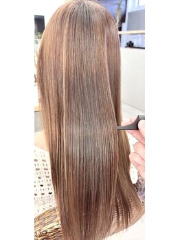 EMA SPIRIT【エマスピリット】の写真/ケアもデザインも諦めない。厳選トリートメントで、乾燥やダメージを整えて「理想の美髪」へと導きます◎