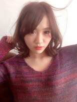 アロハララ(ALOHA LaLa)&nbsp;ALOHALaLa☆大人かわいいピンクグレージュのふわミディ