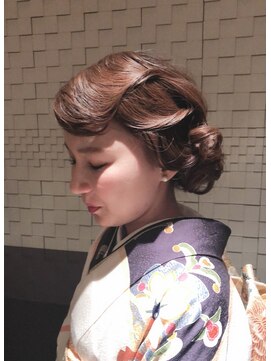 ルーシィヘアークラブ フィンガーウェーブ風アップ