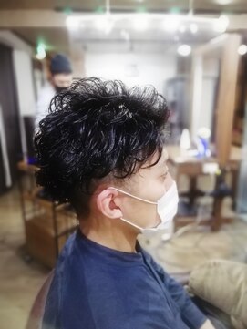 プラス(PLUS) かき上げメンズパーマ