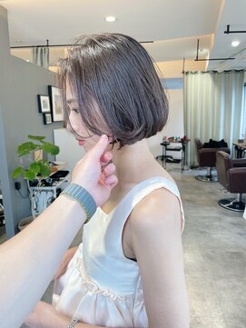 イル 大阪淀屋橋(i'll) 20代 30代 40代 ショート ブルーグレージュ レイヤーボブ 透け感